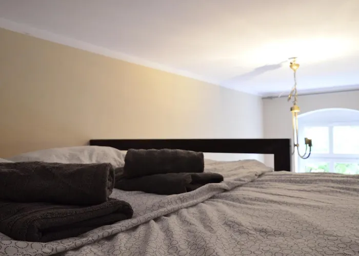 Close To Everywhere I *